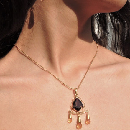 Versailles Pendant Set